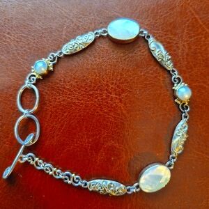 Elegant Gold & Pearl Bracelet